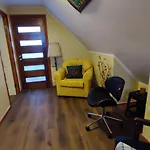 Acogedor Departamento Interior Con Acceso Independiente Y Estacionamiento